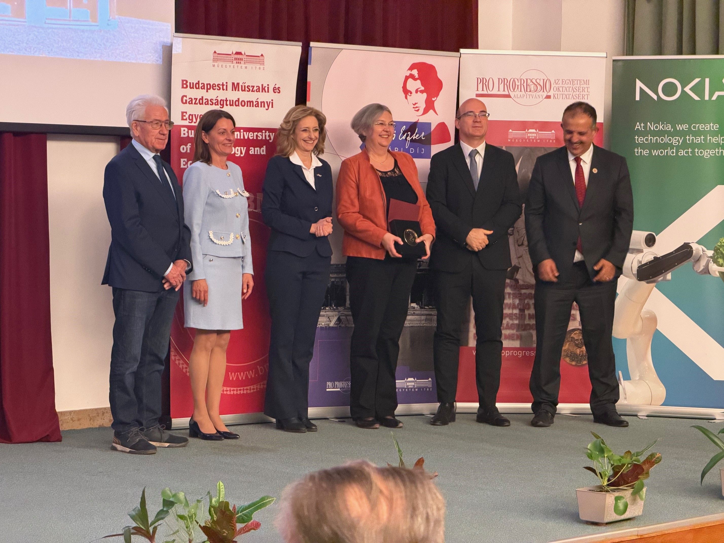 Pécsi Eszter Tanári Díjban részesült Dr. Mindáné Kolostori Nóra